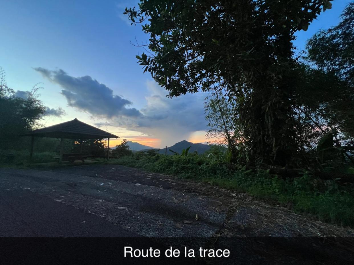 Le Ketmie Nature Et Decouverte Fond-Saint-Denis Exteriér fotografie